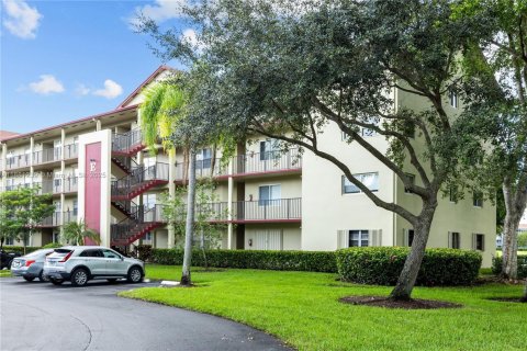 Copropriété à vendre à Pembroke Pines, Floride: 1 chambre, 97.08 m2 № 2035434 - photo 23