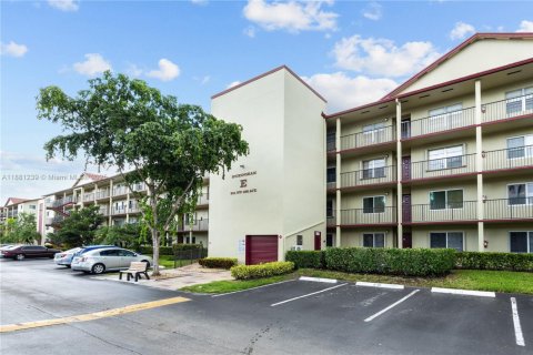 Copropriété à vendre à Pembroke Pines, Floride: 1 chambre, 97.08 m2 № 2035434 - photo 24