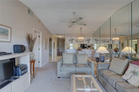 House in Largo, Florida 2 bedrooms, 92.44 sq.m. № 1549473 - photo 6