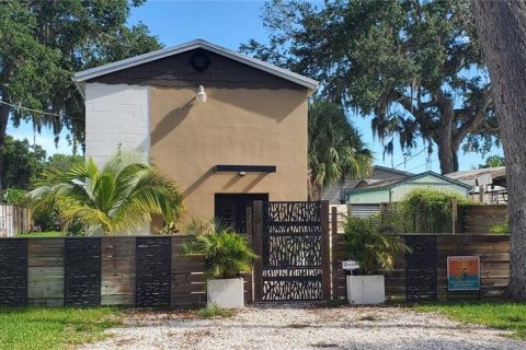 Casa en alquiler en Oak Hill, Florida, 2 dormitorios, 122.63 m2 № 1254056 - foto 1