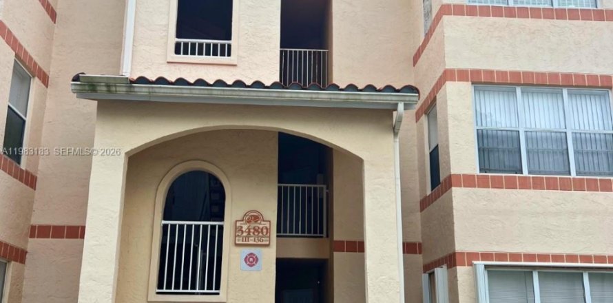 Condo à Margate, Floride, 2 chambres  № 2046768