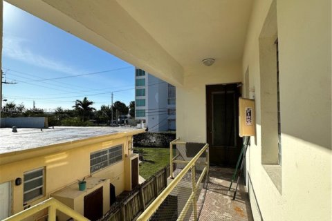 Apartamento en alquiler en Miami Beach, Florida, 1 dormitorio, 67.82 m2 № 2000880 - foto 17