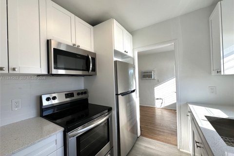 Apartamento en alquiler en Miami Beach, Florida, 1 dormitorio, 67.82 m2 № 2000880 - foto 8