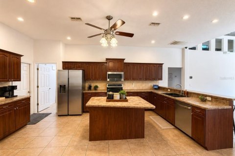 House in Brooksville, Florida 5 bedrooms, 465.25 sq.m. № 2315219 - photo 12