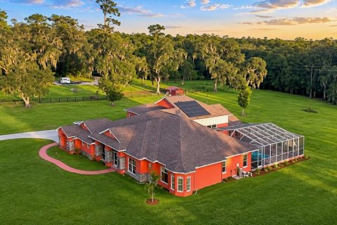 House in Brooksville, Florida 5 bedrooms, 465.25 sq.m. № 2315219 - photo 9