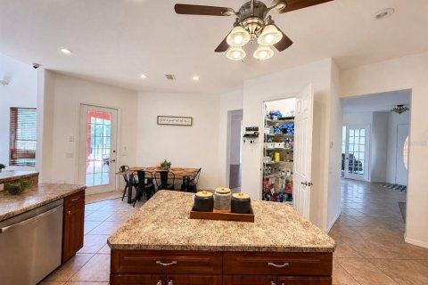 House in Brooksville, Florida 5 bedrooms, 465.25 sq.m. № 2315219 - photo 14