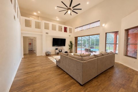 House in Brooksville, Florida 5 bedrooms, 465.25 sq.m. № 2315219 - photo 20