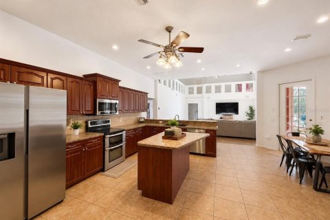 House in Brooksville, Florida 5 bedrooms, 465.25 sq.m. № 2315219 - photo 11