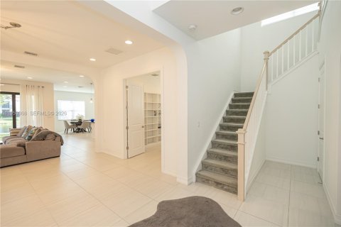 Купить виллу или дом в Пемброк-Пайнс, Флорида 4 спальни, 259.38м2, № 2006027 - фото 20