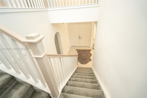 Купить виллу или дом в Пемброк-Пайнс, Флорида 4 спальни, 259.38м2, № 2006027 - фото 28