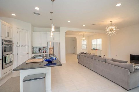 Купить виллу или дом в Пемброк-Пайнс, Флорида 4 спальни, 259.38м2, № 2006027 - фото 26