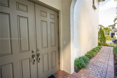 Купить виллу или дом в Пемброк-Пайнс, Флорида 4 спальни, 259.38м2, № 2006027 - фото 13