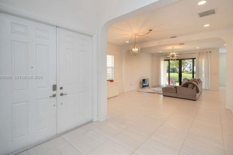 Купить виллу или дом в Пемброк-Пайнс, Флорида 4 спальни, 259.38м2, № 2006027 - фото 24