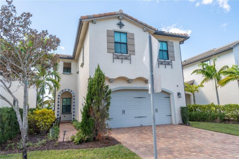 Купить виллу или дом в Пемброк-Пайнс, Флорида 4 спальни, 259.38м2, № 2006027 - фото 5