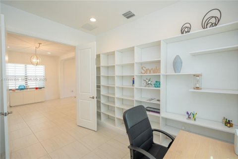 Купить виллу или дом в Пемброк-Пайнс, Флорида 4 спальни, 259.38м2, № 2006027 - фото 21