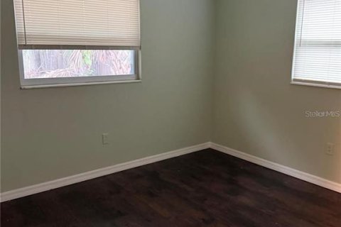 Villa ou maison à louer à Sarasota, Floride: 2 chambres, 117.99 m2 № 2407104 - photo 6