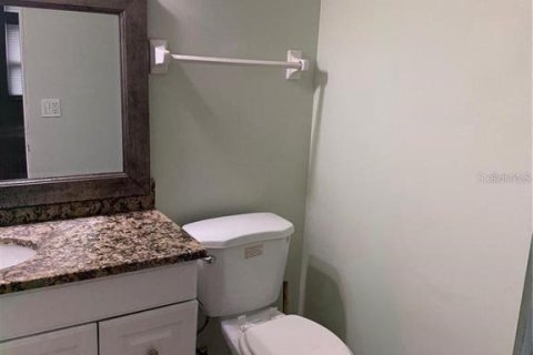 Villa ou maison à louer à Sarasota, Floride: 2 chambres, 117.99 m2 № 2407104 - photo 7