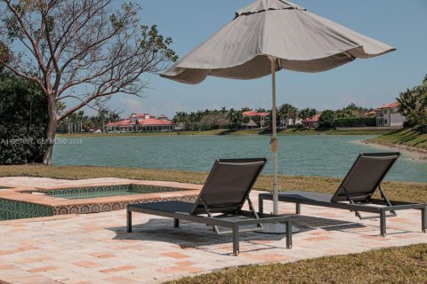 House in Cutler Bay, Florida 5 bedrooms, 454.66 sq.m. № 2021081 - photo 18