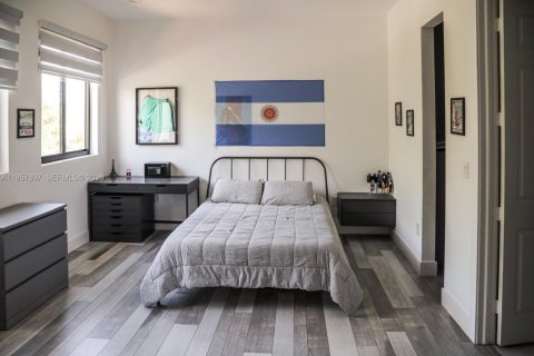 House in Cutler Bay, Florida 5 bedrooms, 454.66 sq.m. № 2021081 - photo 19