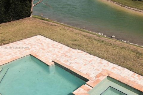 House in Cutler Bay, Florida 5 bedrooms, 454.66 sq.m. № 2021081 - photo 22