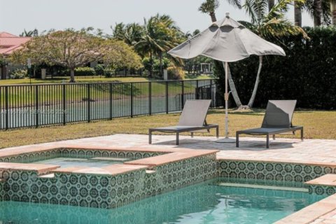 House in Cutler Bay, Florida 5 bedrooms, 454.66 sq.m. № 2021081 - photo 25