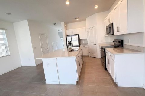 Touwnhouse à vendre à Kissimmee, Floride: 3 chambres, 144.18 m2 № 2384362 - photo 8