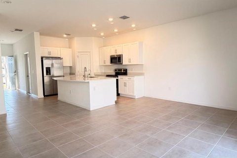 Touwnhouse à vendre à Kissimmee, Floride: 3 chambres, 144.18 m2 № 2384362 - photo 11