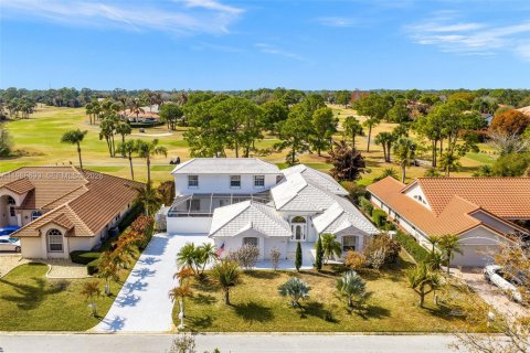 House in Port St. Lucie, Florida 4 bedrooms, 260.59 sq.m. № 2031649