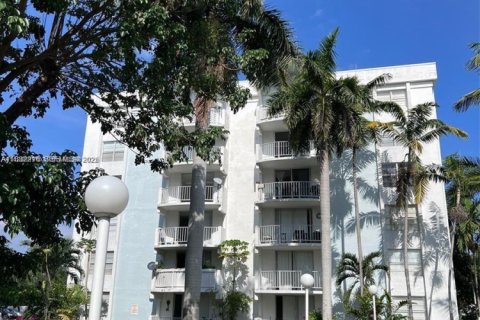 Condo in Miami, Florida, 1 bedroom  № 2060234 - photo 14