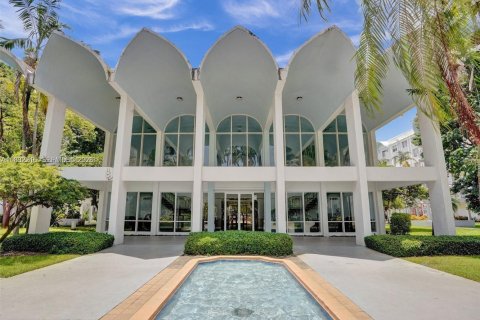 Condo in Miami, Florida, 1 bedroom  № 2060234 - photo 15