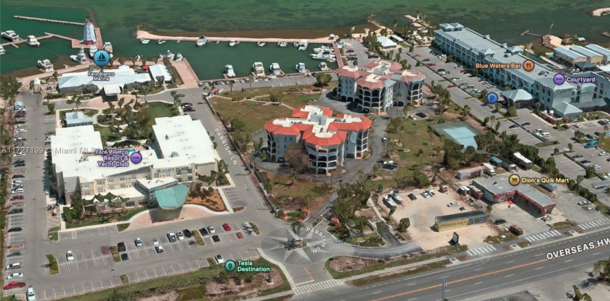 Condo in Marathon, Florida, 3 bedrooms  № 1963127