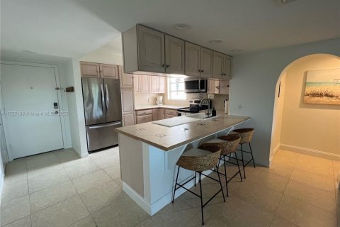 Condo in Marathon, Florida, 3 bedrooms  № 1963127 - photo 6