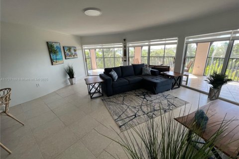 Condo in Marathon, Florida, 3 bedrooms  № 1963127 - photo 3