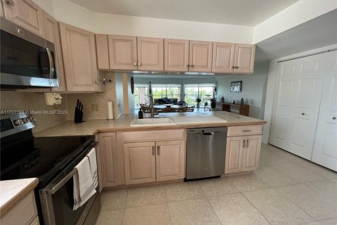 Condo in Marathon, Florida, 3 bedrooms  № 1963127 - photo 8