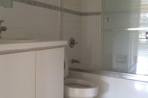 Купить кондоминиум в Уэст-Палм-Бич, Флорида 2 спальни, 97.08м2, № 2089992 - фото 17