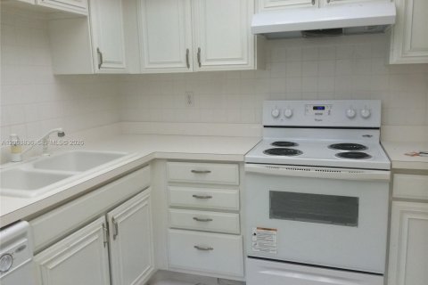 Купить кондоминиум в Уэст-Палм-Бич, Флорида 2 спальни, 97.08м2, № 2089992 - фото 4