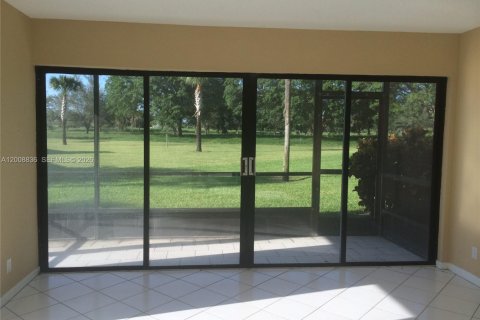 Купить кондоминиум в Уэст-Палм-Бич, Флорида 2 спальни, 97.08м2, № 2089992 - фото 6