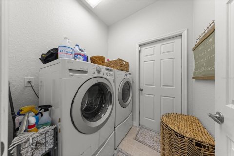 House in Ocala, Florida 3 bedrooms, 212.28 sq.m. № 2395970 - photo 23