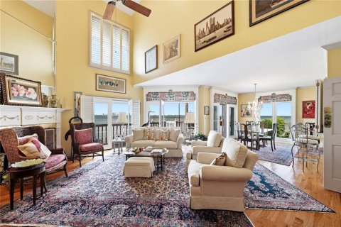 Condo in Tampa, Florida, 3 bedrooms  № 2200918 - photo 16