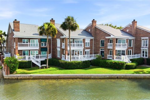Condo in Tampa, Florida, 3 bedrooms  № 2200918 - photo 2