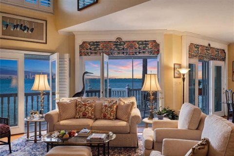 Condo in Tampa, Florida, 3 bedrooms  № 2200918 - photo 17