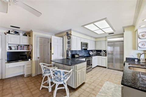 Condo in Tampa, Florida, 3 bedrooms  № 2200918 - photo 21