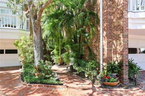 Condo in Tampa, Florida, 3 bedrooms  № 2200918 - photo 6