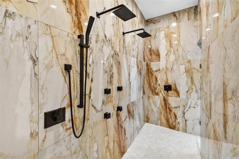 Купить виллу или дом в Тонотосасса, Флорида 15 комнат, 696.77м2, № 2147406 - фото 11