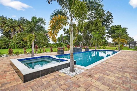 Купить виллу или дом в Тонотосасса, Флорида 15 комнат, 696.77м2, № 2147406 - фото 30