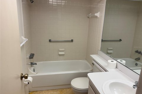 Copropriété à vendre à Bradenton, Floride: 2 chambres, 97.55 m2 № 1735536 - photo 18