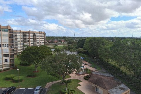 Condominio en venta en Pembroke Pines, Florida, 2 dormitorios № 1987781 - foto 7