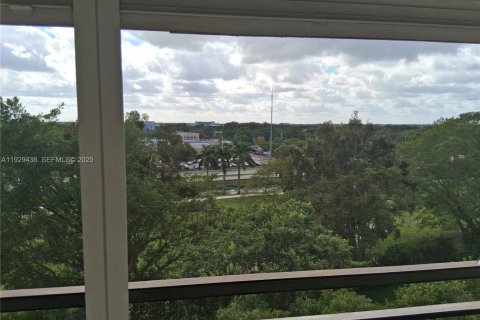 Condominio en venta en Pembroke Pines, Florida, 2 dormitorios № 1987781 - foto 9
