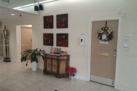 Condominio en venta en Pembroke Pines, Florida, 2 dormitorios № 1987781 - foto 6