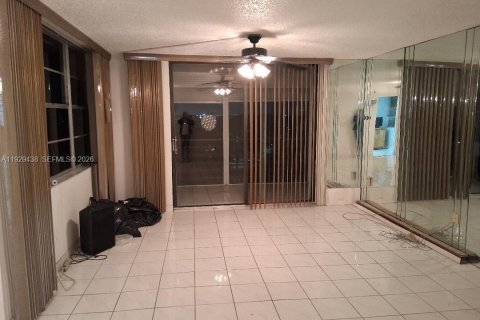 Copropriété à vendre à Pembroke Pines, Floride: 2 chambres № 1987781 - photo 11